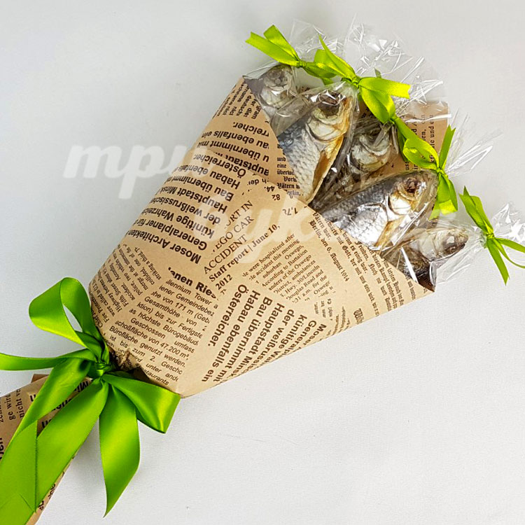 Букет из вяленой рыбы (крупный план)