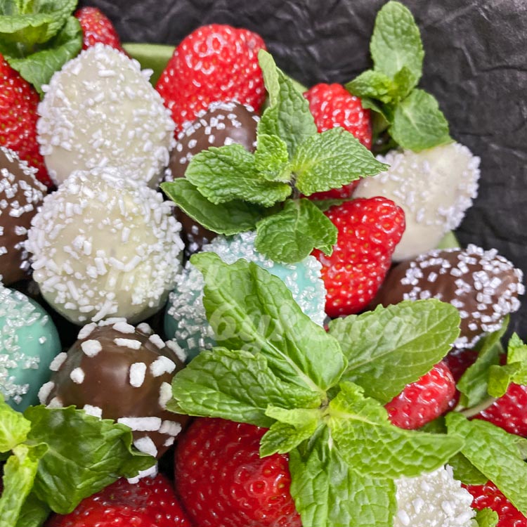 Букет из сладкой клубники (крупный план)