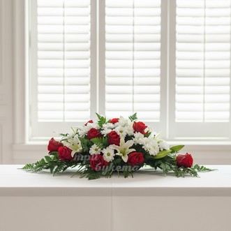 Композиция из роз и лилий