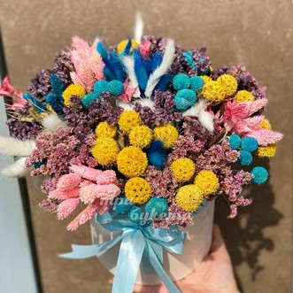 Композиция из сухоцветов в коробке Композиция из сухоцветов в коробке