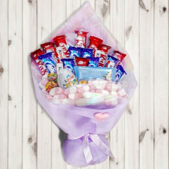 Букет из конфет и батончиков