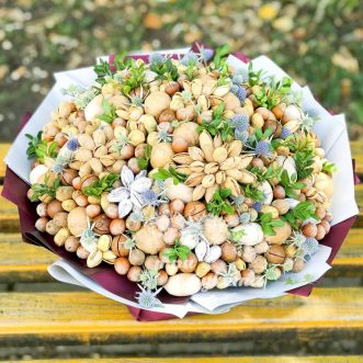 Букет из орехов и фисташек Букет из орехов и фисташек