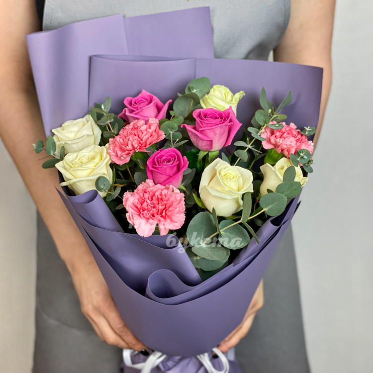 Букет из роз и диантусов (доп. фото 2)