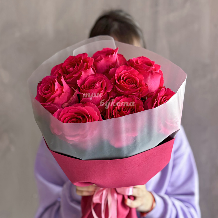 Букет из 9 розовых роз Эквадор (крупный план)